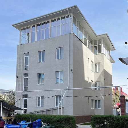 Nomad Inn Biszkek Zewnętrze zdjęcie