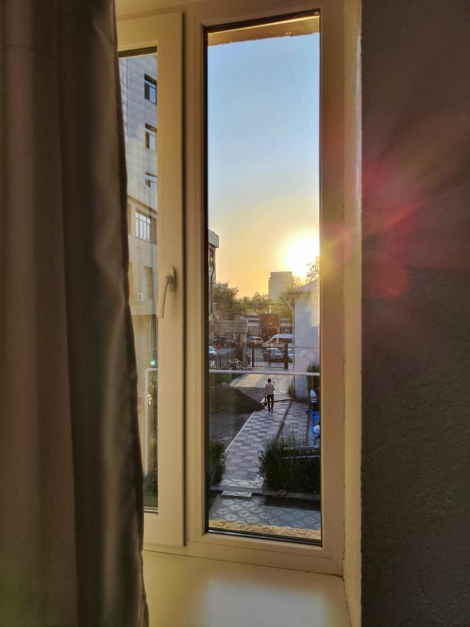 Nomad Inn Biszkek Zewnętrze zdjęcie