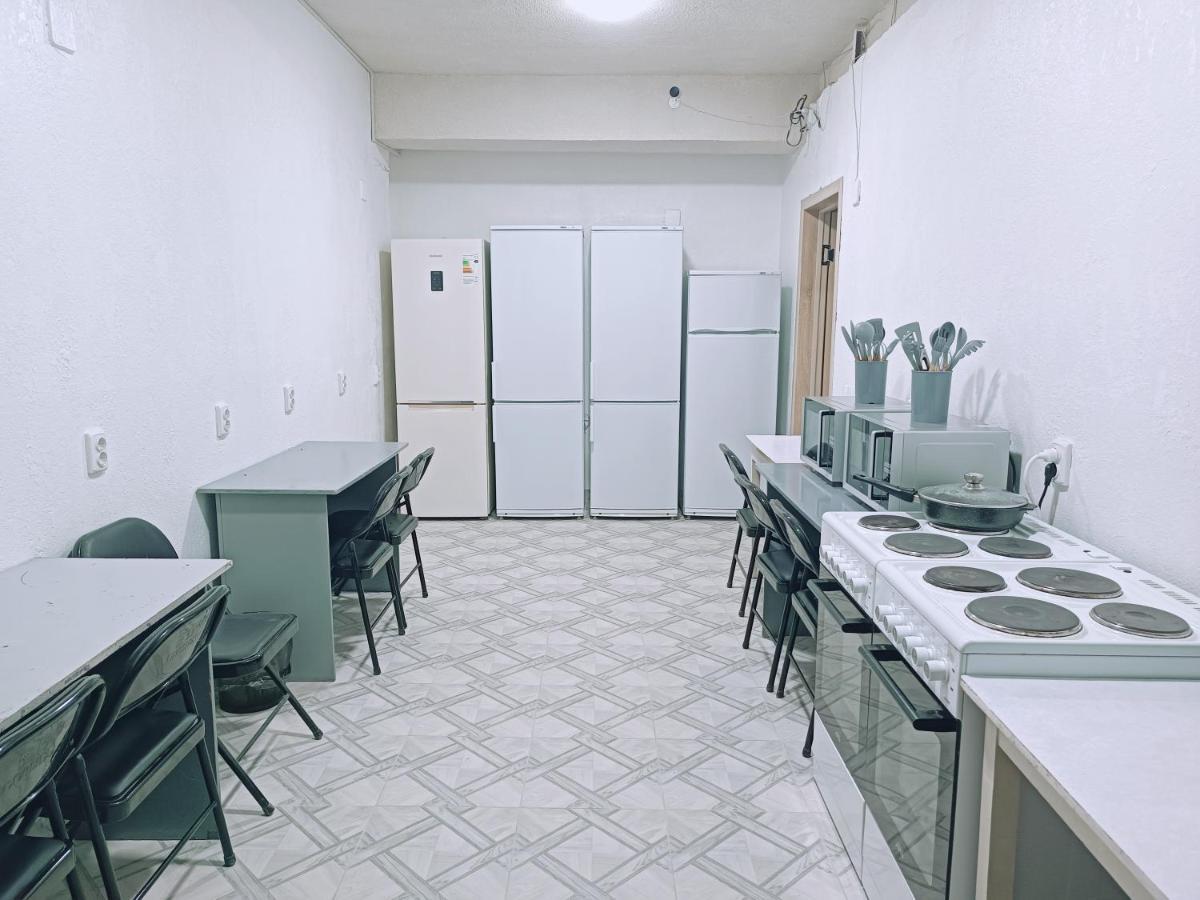Nomad Inn Biszkek Zewnętrze zdjęcie